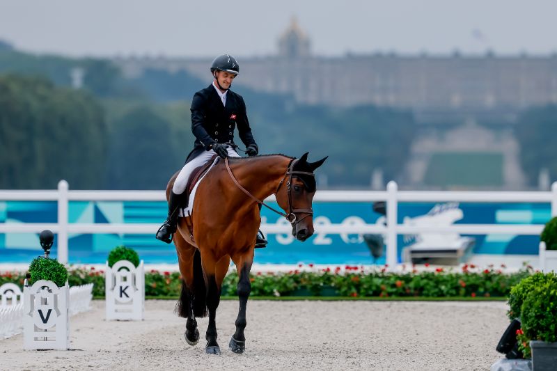 Robin Godel auf Grandeur de Lully bei den Olympischen Spielen 2024 in Paris. (Keystone-SDA)